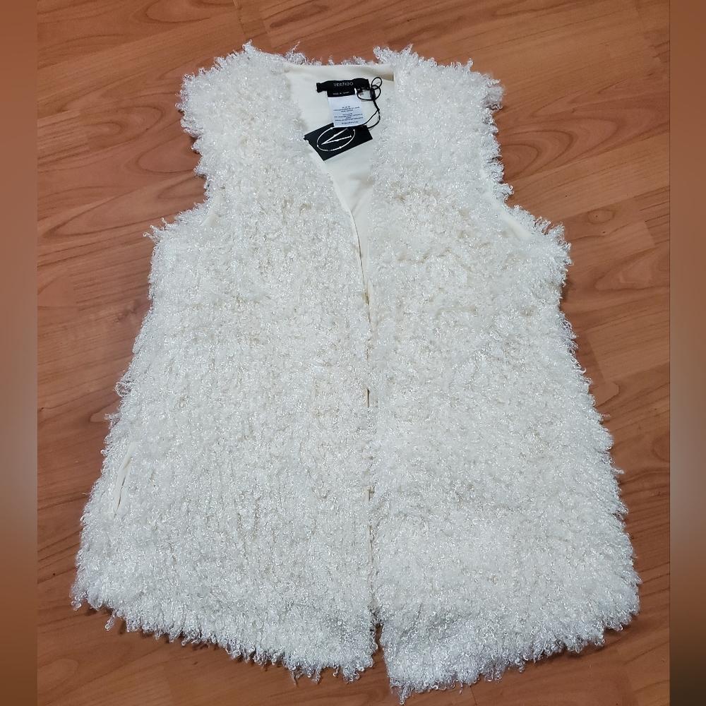 Vintage Vertigo Curly Teddy Vest Size Medium NWT